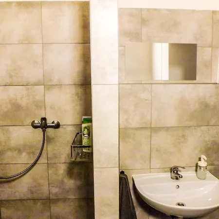 Privat bolig Pit Stop Lounge Near Letnany Airport G1 *