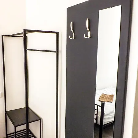 Pit Stop Lounge Near Letnany Airport G1 *