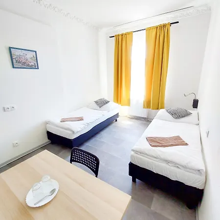 Pit Stop Lounge Near Letnany Airport G1 Privat bolig