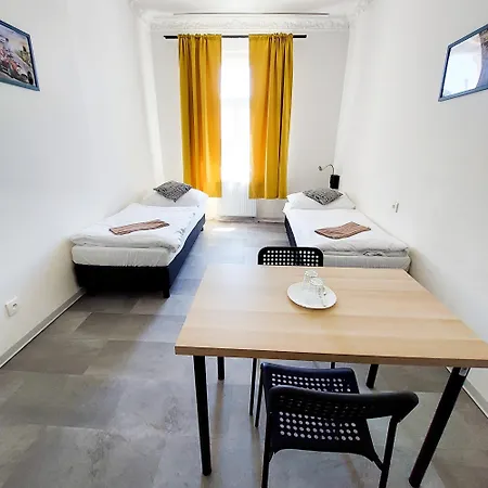 Pit Stop Lounge Near Letnany Airport G1 * Praha