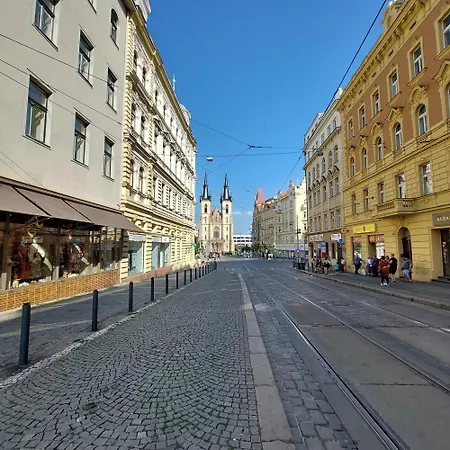 Blizko Technickeho Muzea G1 * Prag