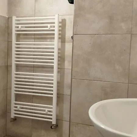Blizko Technickeho Muzea G1 בית אירוח פראג